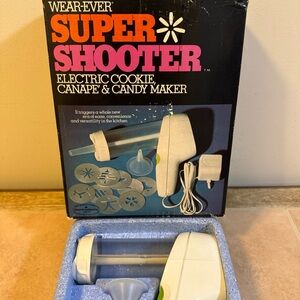 Wear-Ever Super Shooter Electric Cookie Maker - White